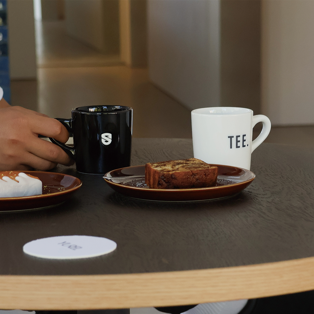 【TEE.ブランド コラボ】オリジナルマグカップ