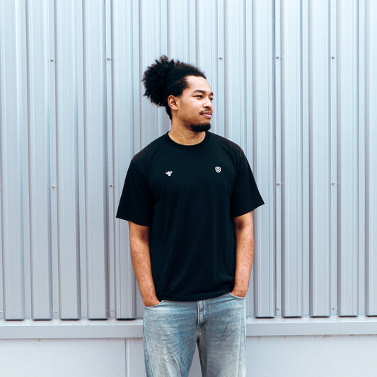 【hummel】エンブレム刺繍ワッペン  Tシャツ