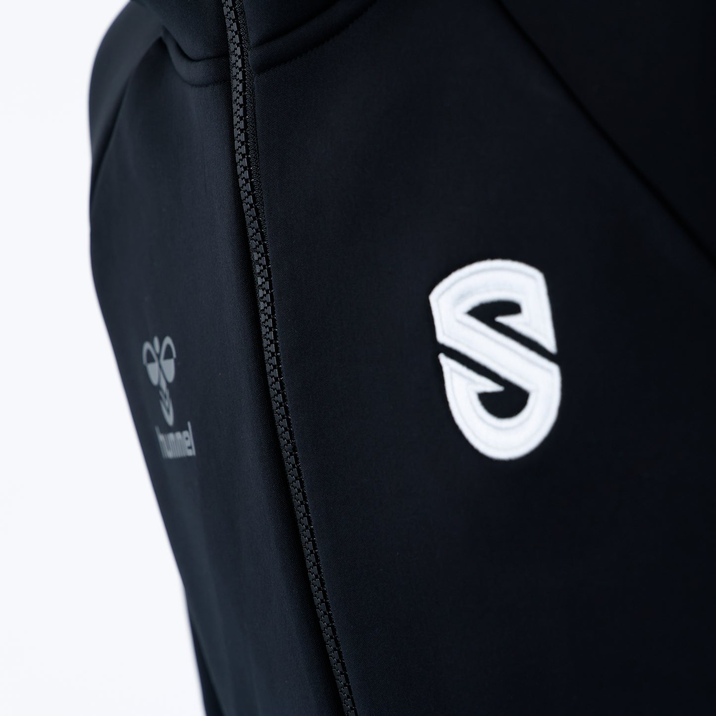 【hummel】スウェットフルジップフーディー