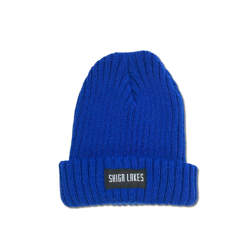 Knit cap with tag